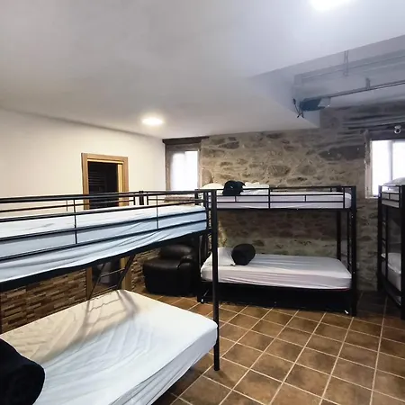 Tipo Mariana Hostel Lubián